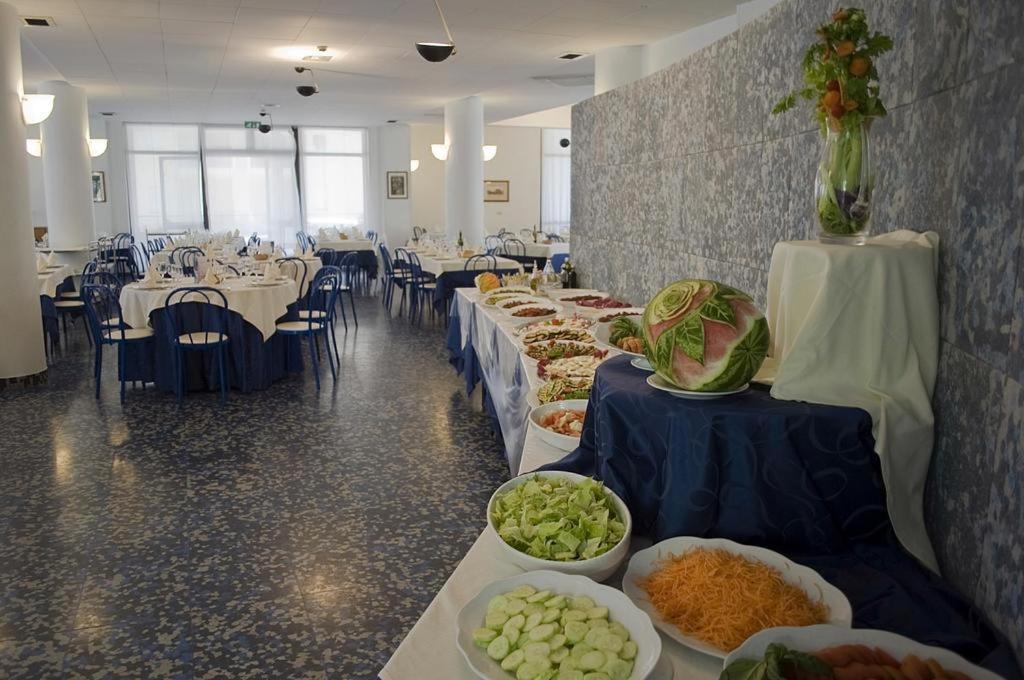 Hotel Leuco' Martinsicuro Kültér fotó