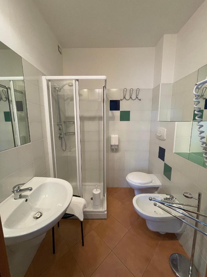 Hotel Leuco' Martinsicuro Kültér fotó