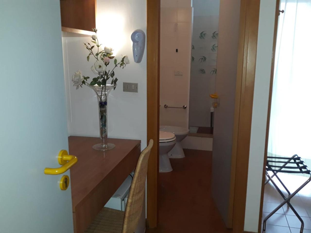 Hotel Leuco' Martinsicuro Kültér fotó