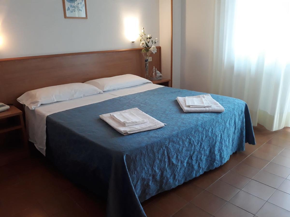 Hotel Leuco' Martinsicuro Kültér fotó