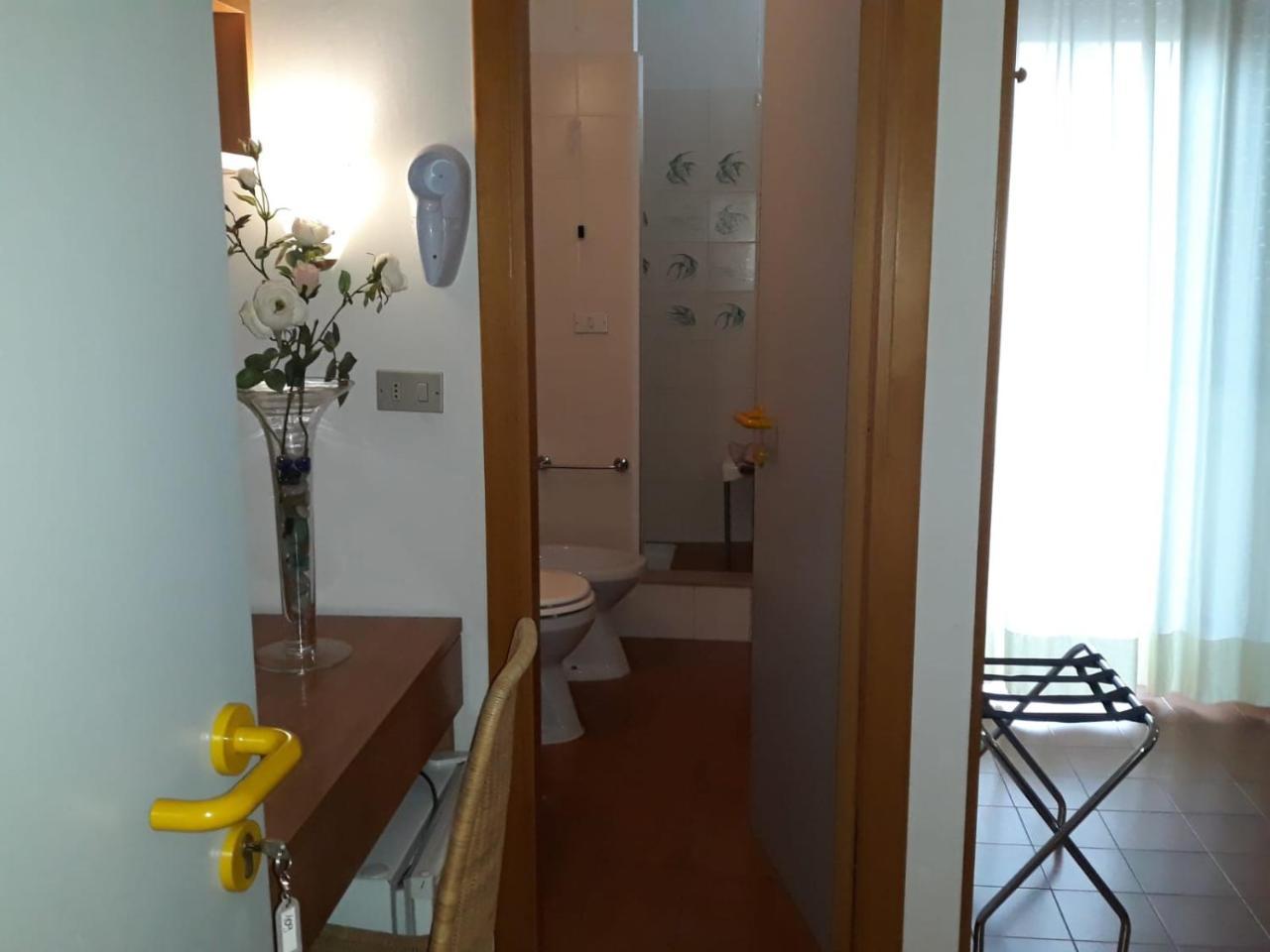 Hotel Leuco' Martinsicuro Kültér fotó
